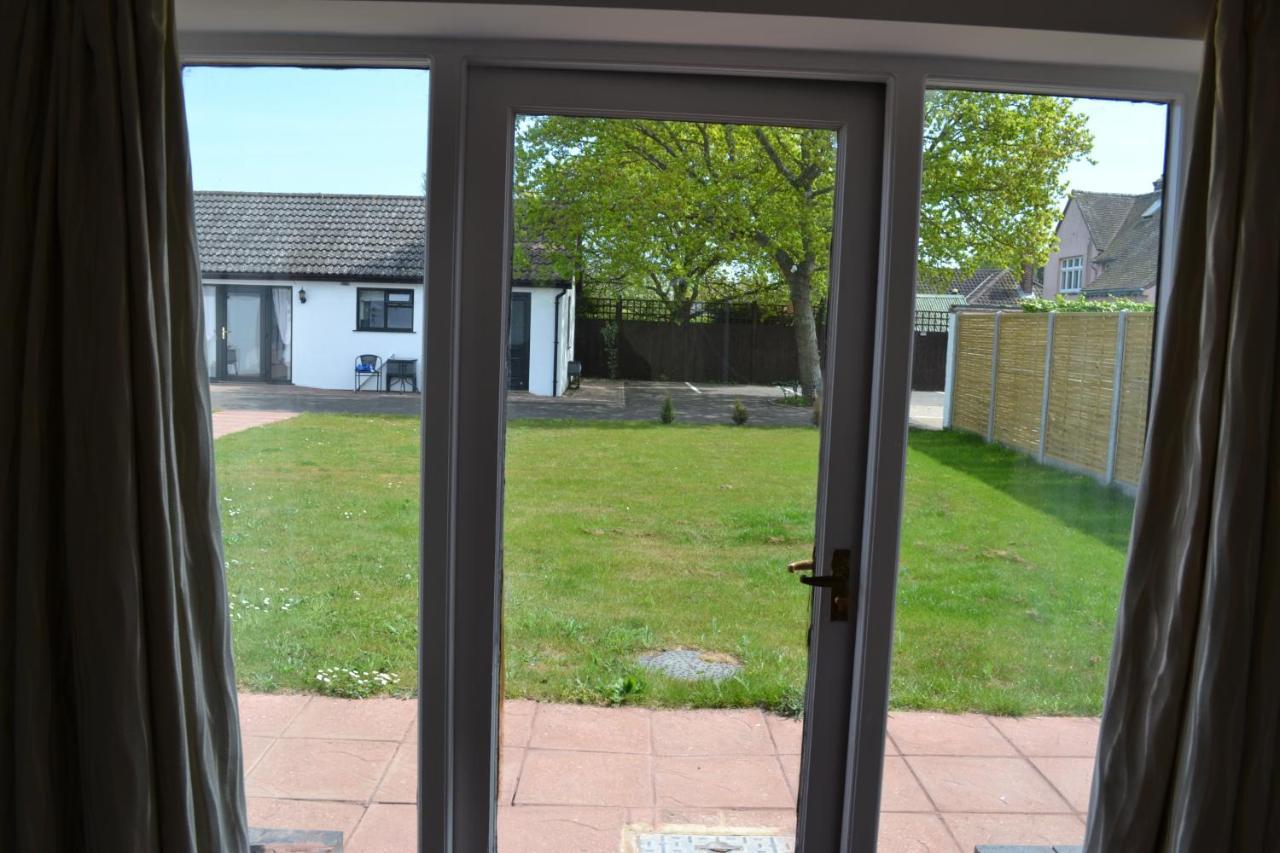 Number 4 - Lytton Tree Lodge, Reydon, Southwold エクステリア 写真